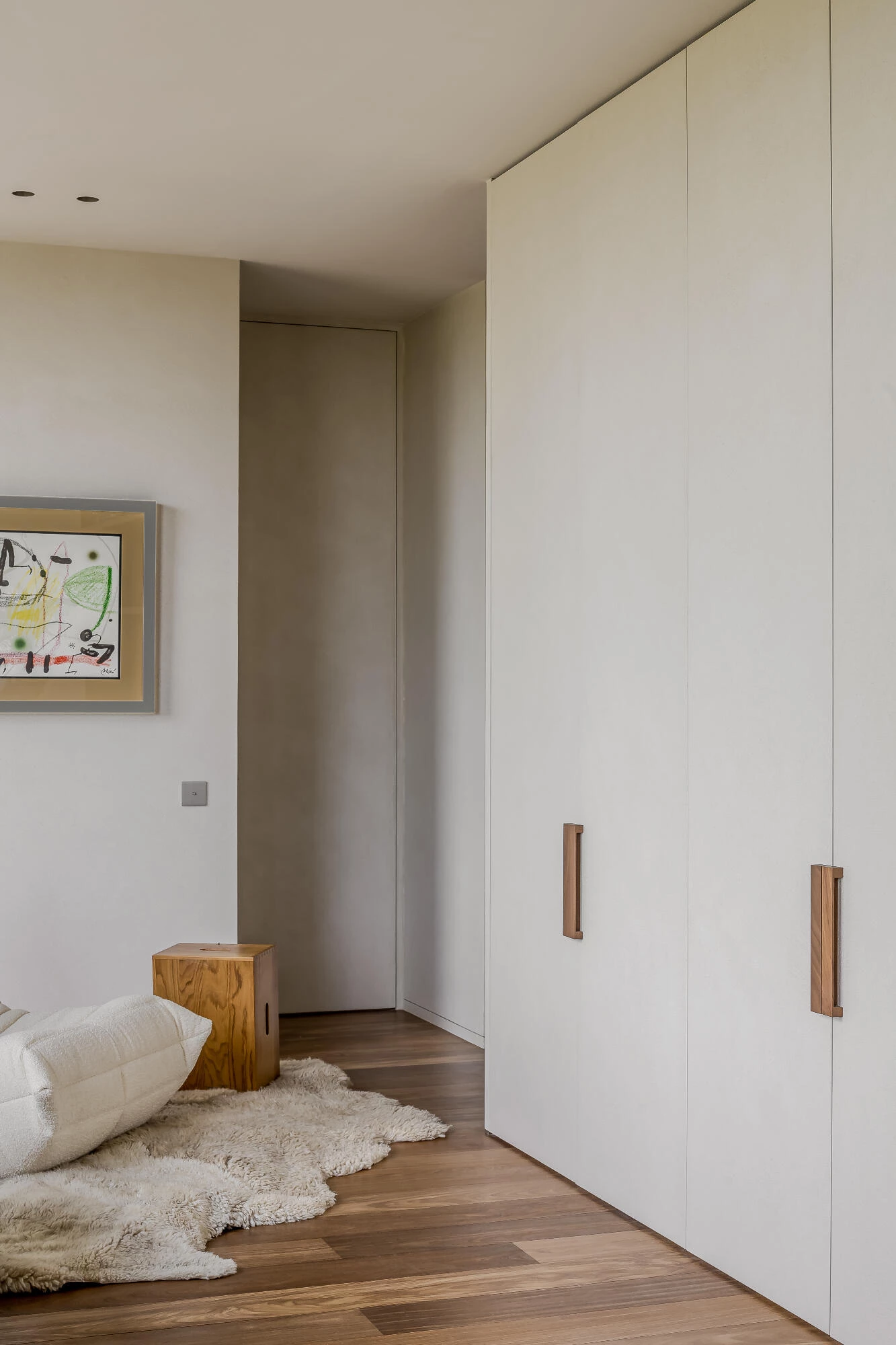 Yazur texture cabinetry