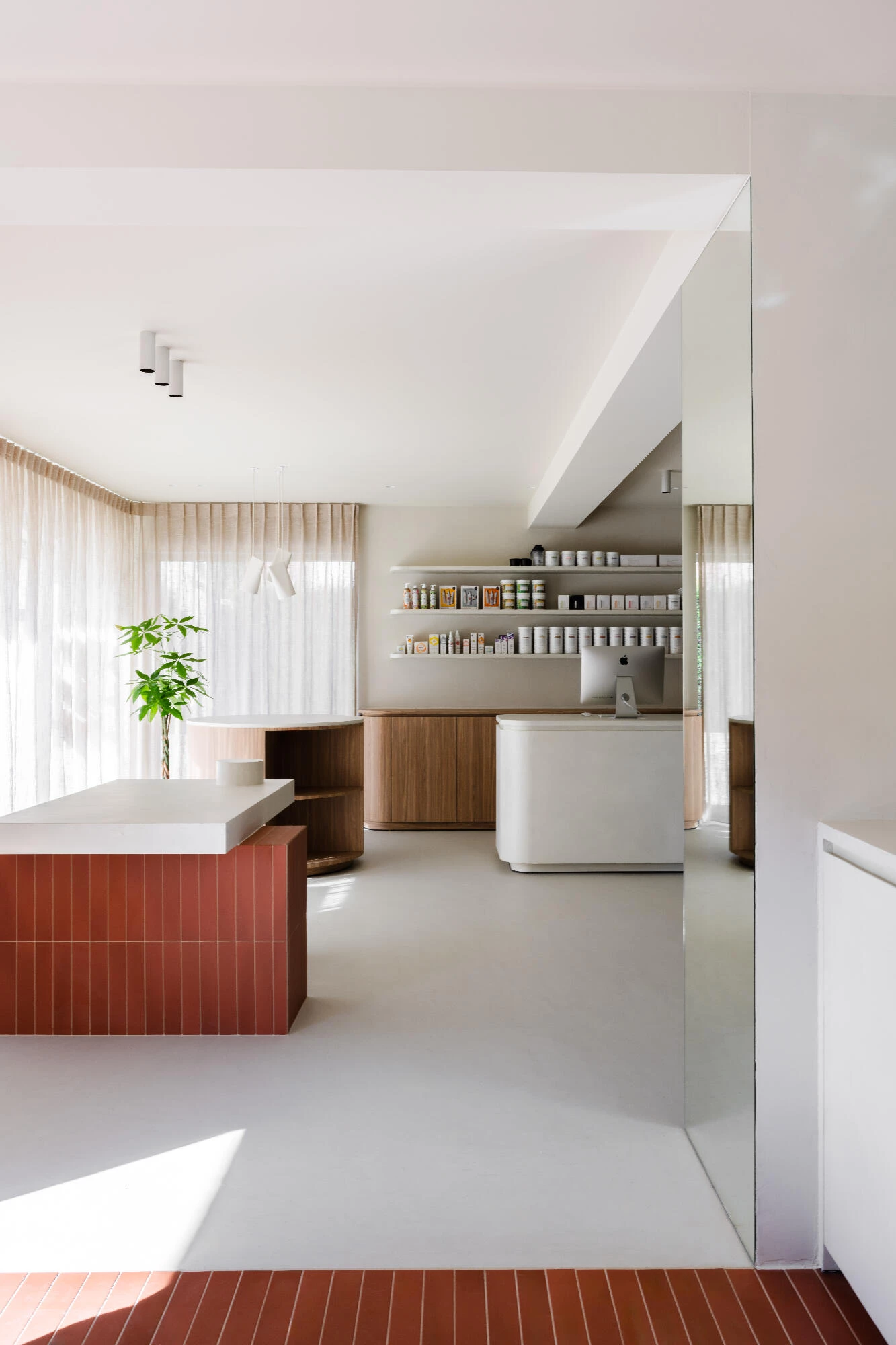 Overview of the O-Mineral wellness interior