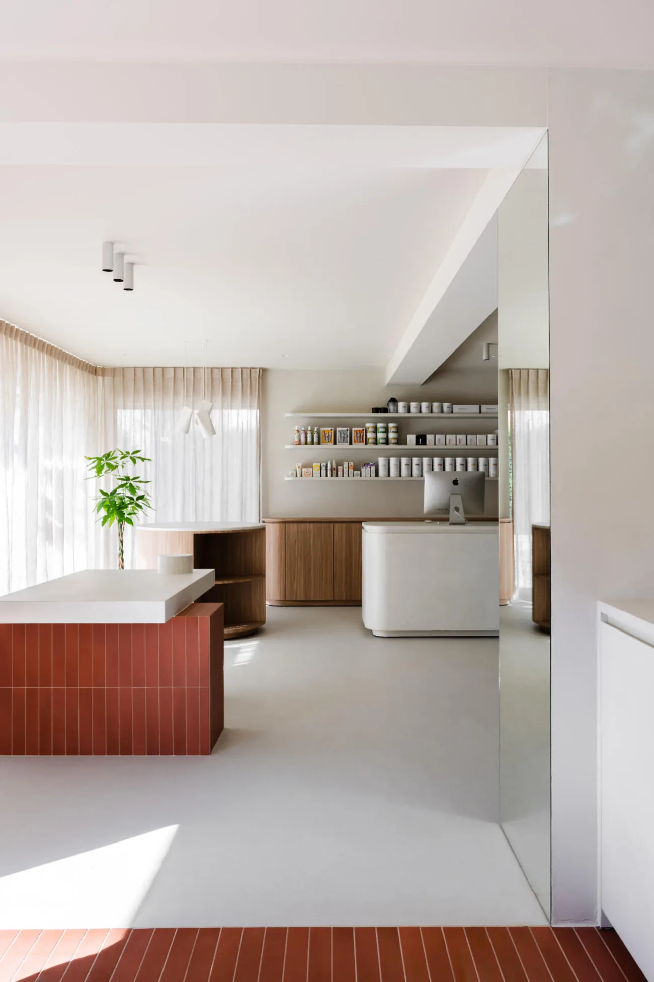 Overview of the O-Mineral wellness interior