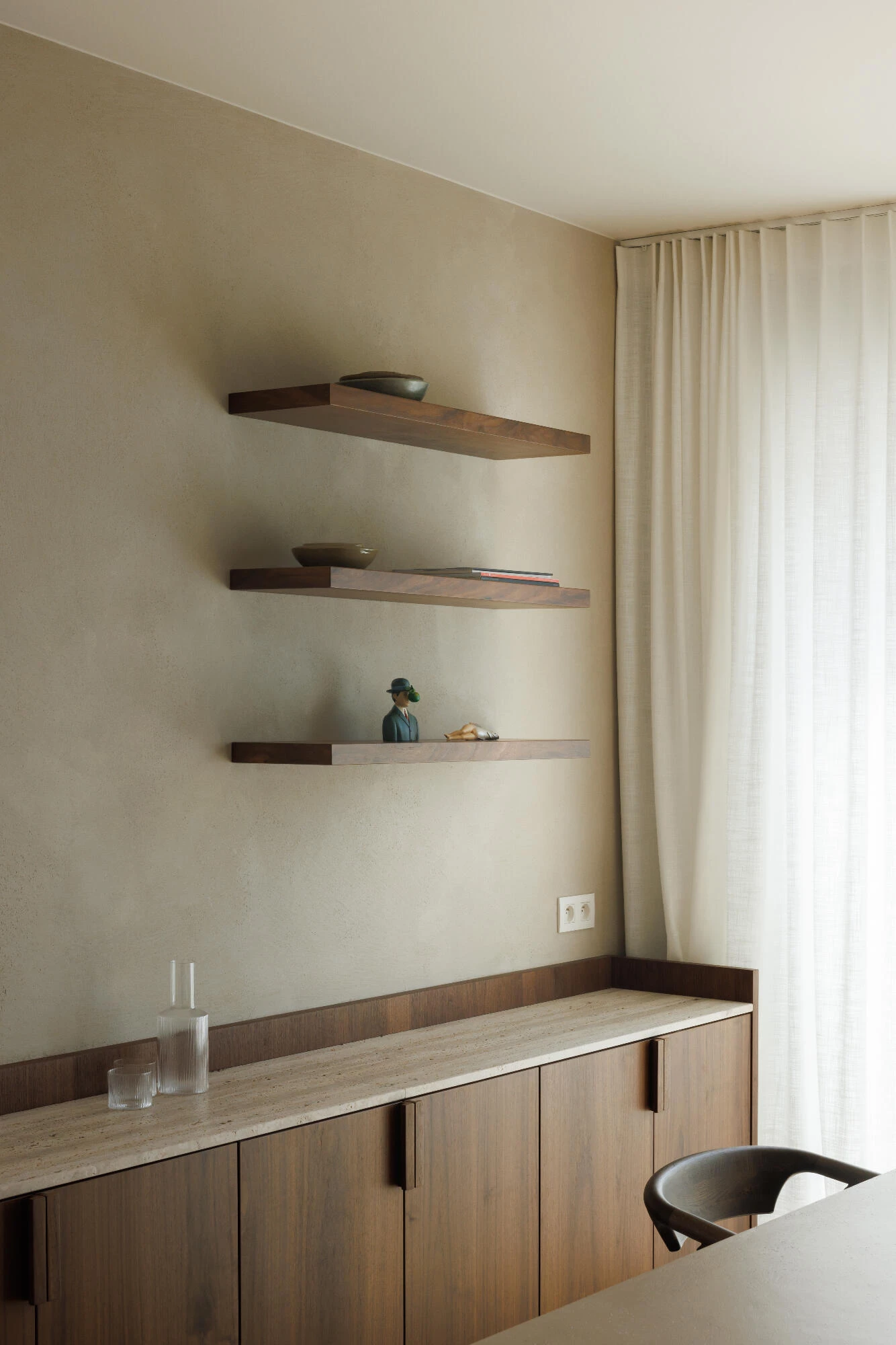 Thalostuc cabinet door finish